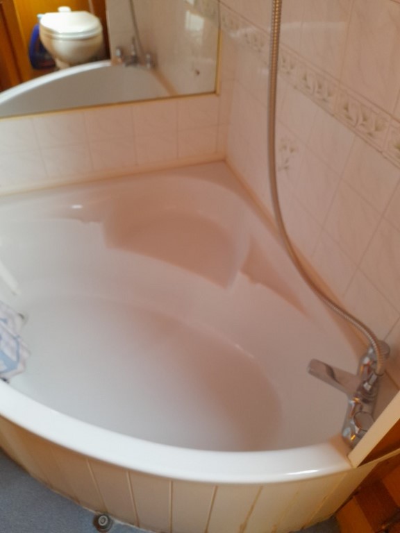 Shared narrow boat Chisbury