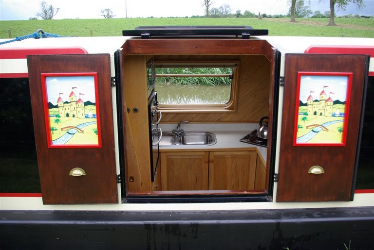 Shared narrow boat Black Swan