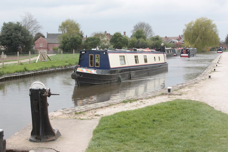 Shared narrow boat Kiewa
