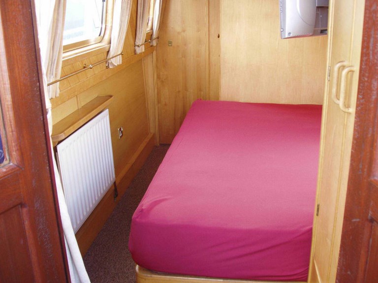 Shared narrow boat Castleber