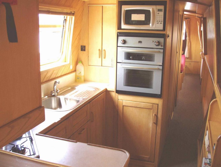 Shared narrow boat Castleber