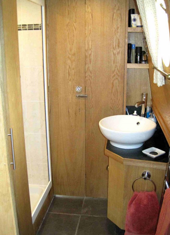 Shared narrow boat Ellen