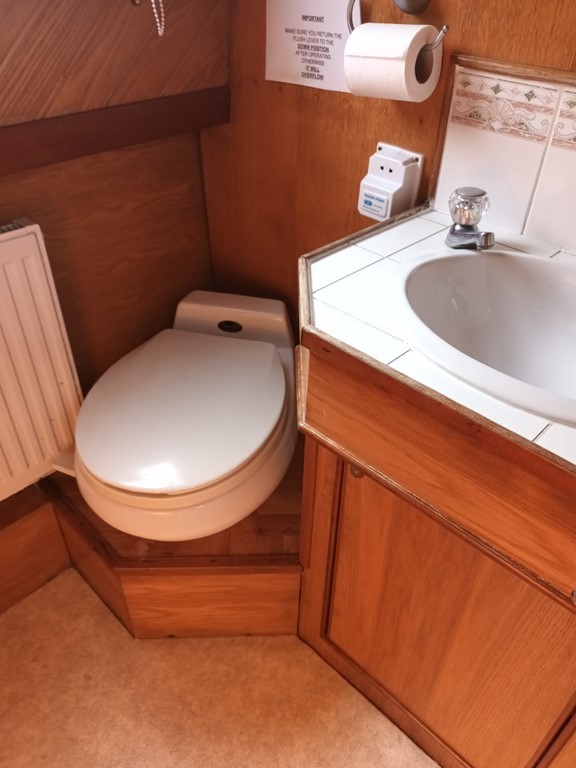 Shared narrow boat Emscote