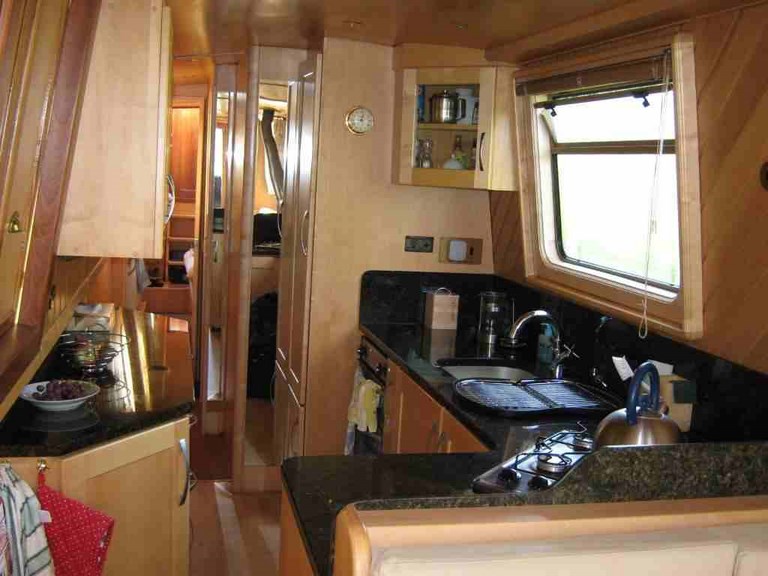 Shared narrow boat Farndon