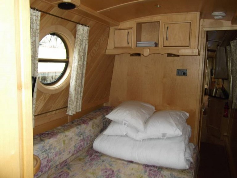 Shared narrow boat Farndon