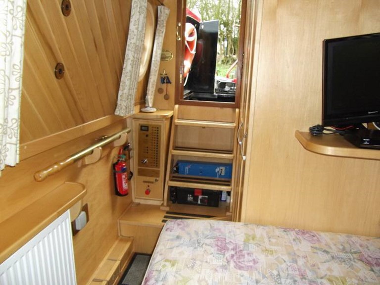 Shared narrow boat Farndon