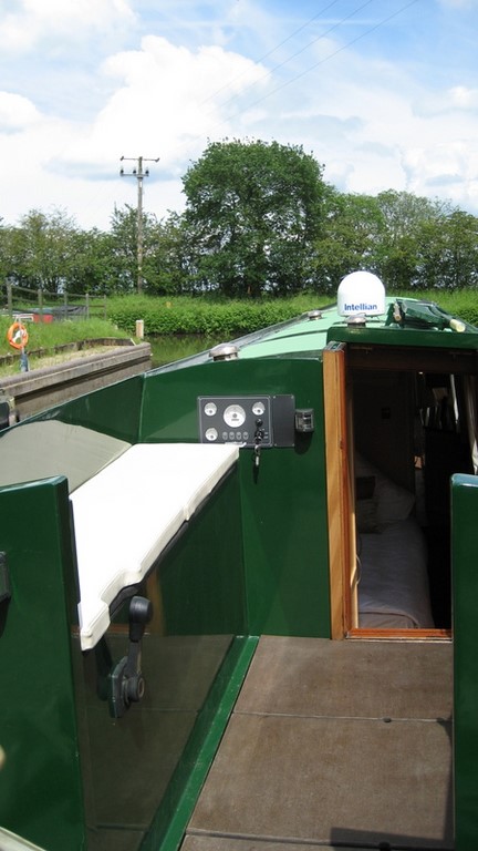 Shared narrow boat Forget Me Knot