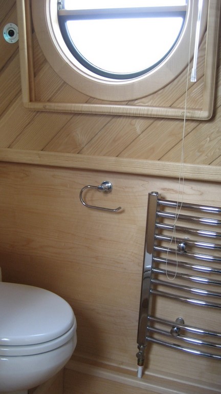 Shared narrow boat Forget Me Knot