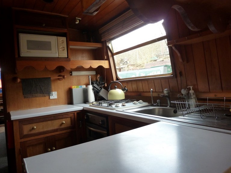 Shared narrow boat Sapphire