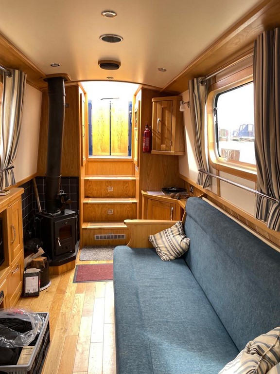 Shared narrow boat Heddwen