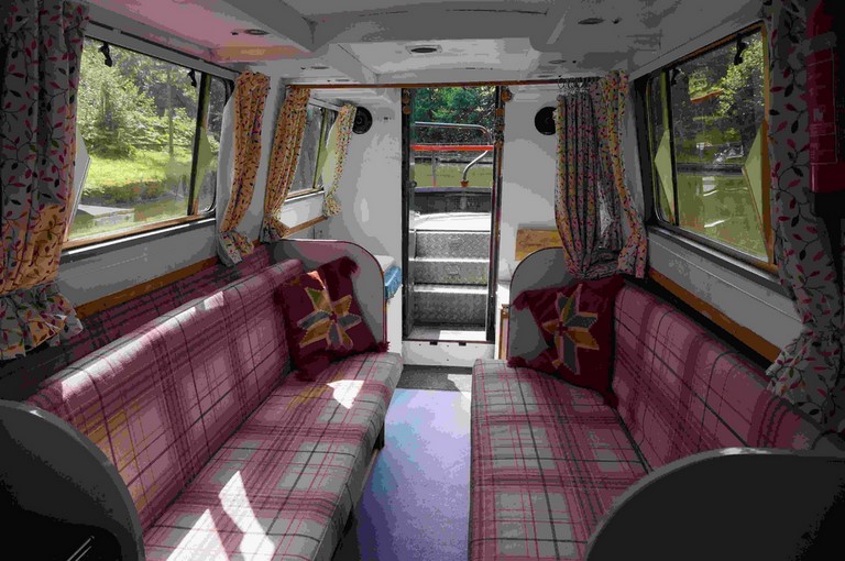 Shared narrow boat Jemima D