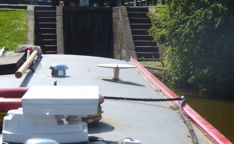 Shared narrow boat Madge