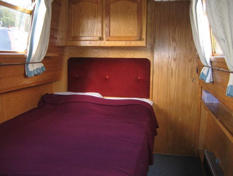 Shared narrow boat Mandarin