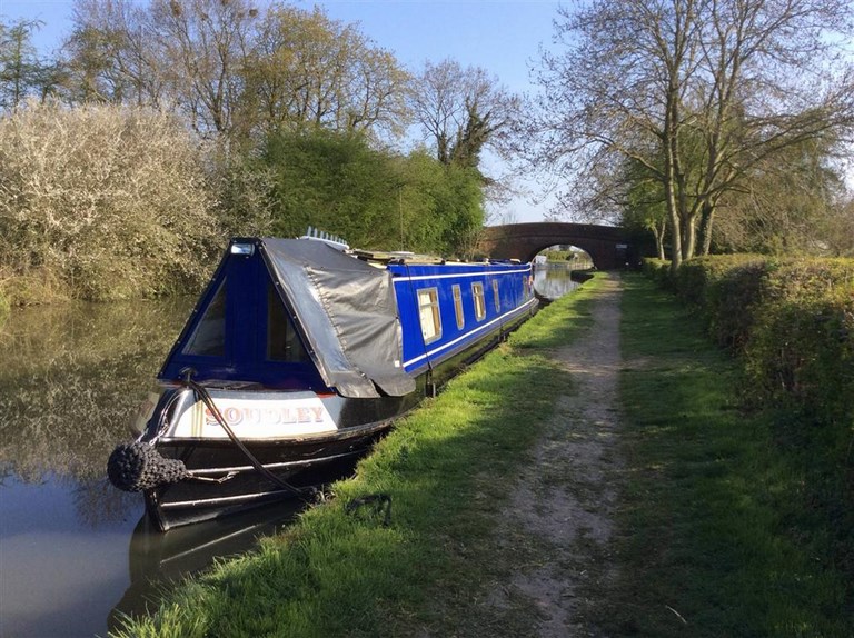 Shared narrow boat Soudley
