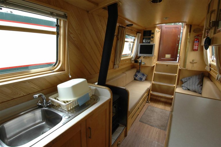 Shared narrow boat Soudley