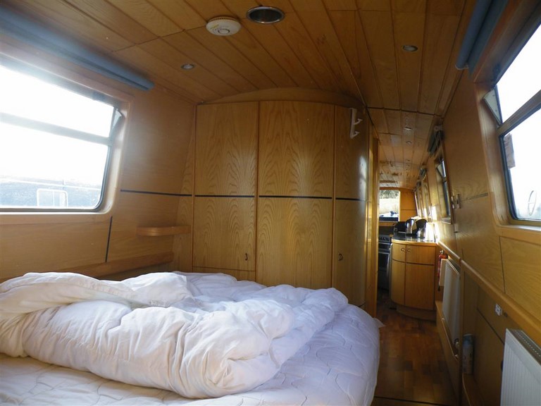 Shared narrow boat Pride Of York