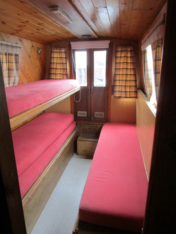 Shared narrow boat Quince