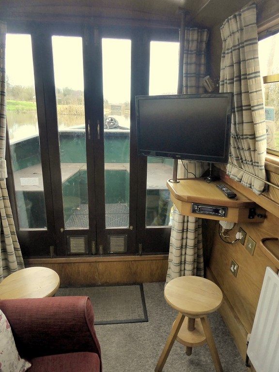 Shared narrow boat Adderbury