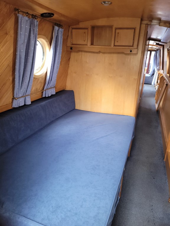 Shared narrow boat Debdale