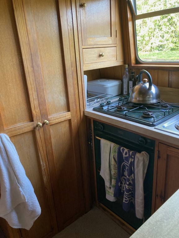 Shared narrow boat Otter