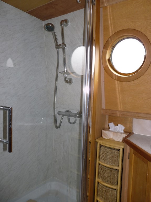 Shared narrow boat Kindred Spirit