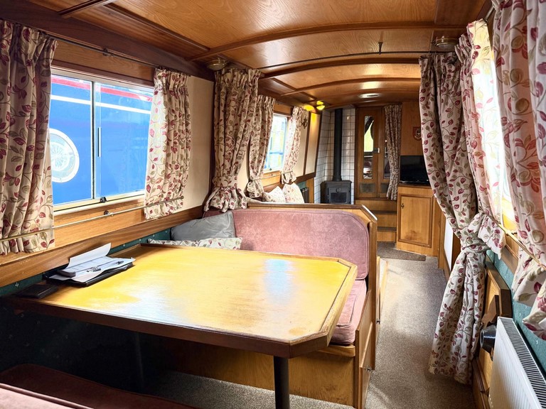 Shared narrow boat Verity