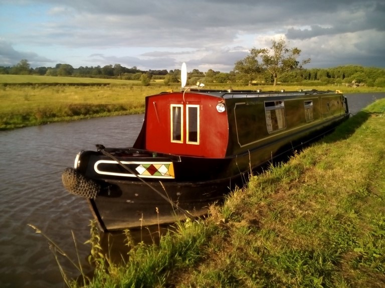 Shared narrow boat Venture
