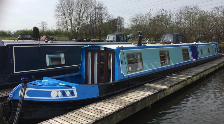 Shared narrow boat Yelvertoft