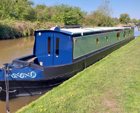 Shared narrow boat Adagio