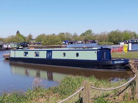 Shared narrow boat Adagio