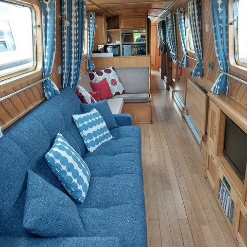 Shared narrow boat Adagio