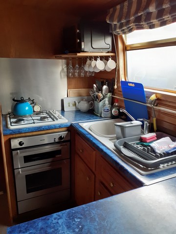 Shared narrow boat Zenith