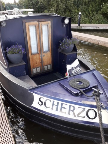 Shared narrow boat Scherzo