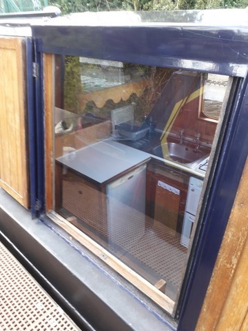 Shared narrow boat Scherzo