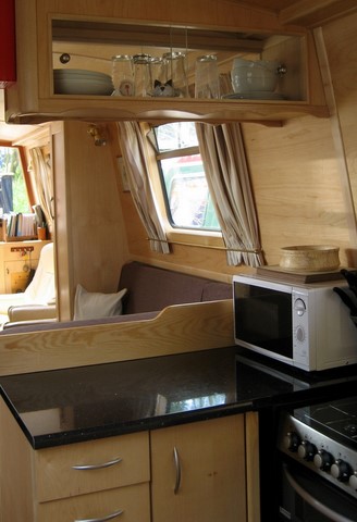 Shared narrow boat Minuet