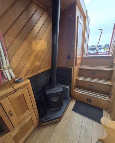 Shared narrow boat Adagio