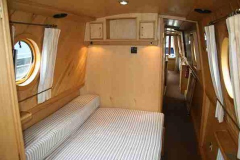 Shared narrow boat Apperley