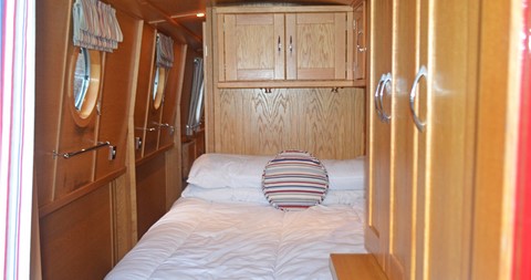 Shared narrow boat Solace