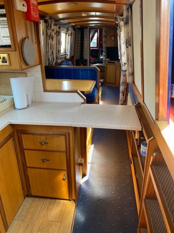 Shared narrow boat Conqueror