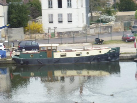 Shared Dutch Barge Decize