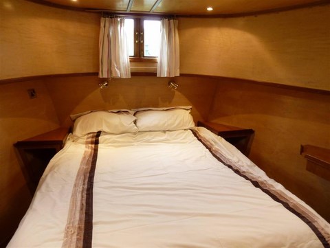 Shared Dutch Barge Decize