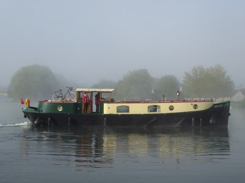 Shared Dutch Barge Decize