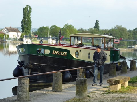 Shared Dutch Barge Decize