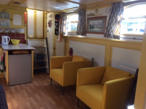 Shared Dutch Barge Derrineel