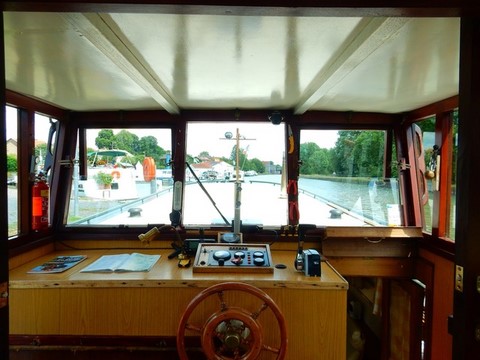 Shared Dutch Barge Dorney