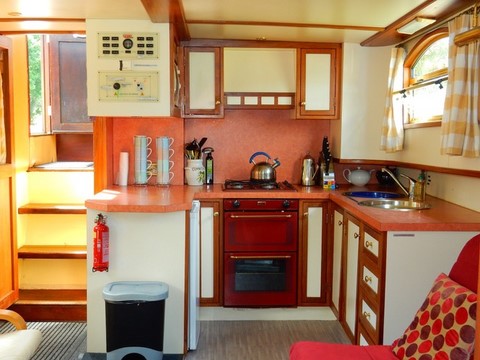 Shared Dutch Barge Dorney