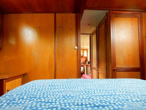 Shared Dutch Barge Dorney