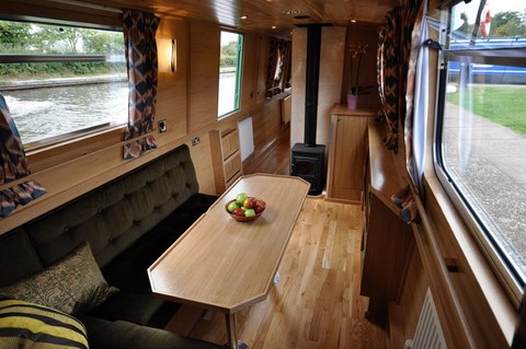 Shared narrow boat EOS