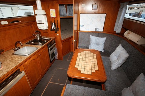 Shared steel cruiser based on the River Thames