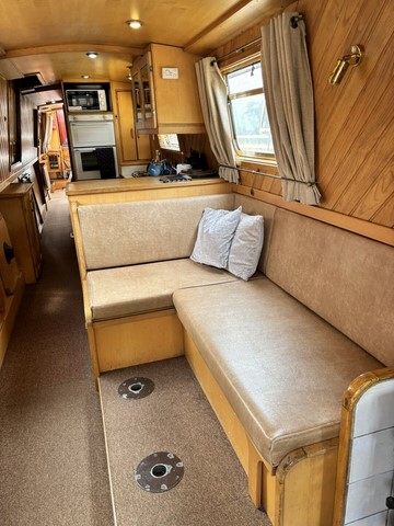 Shared narrow boat Apperley